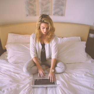 Žena s počítačem